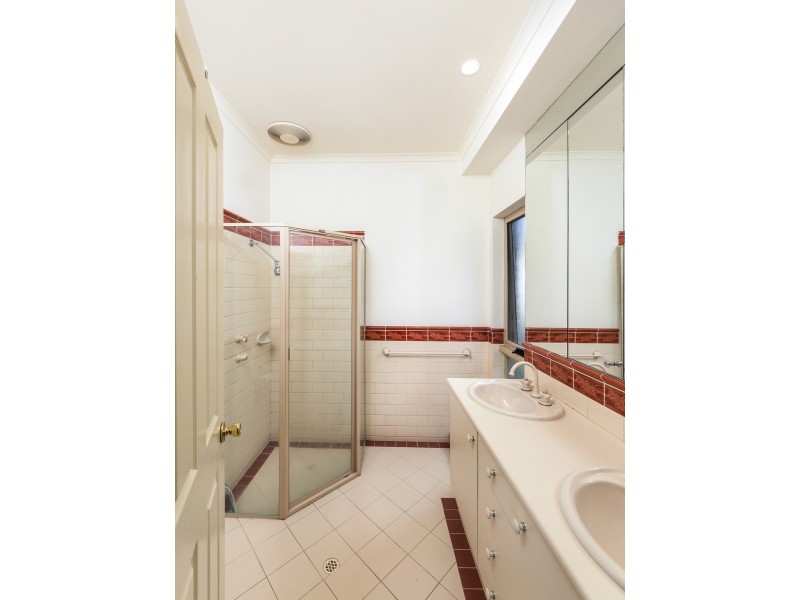 64 Glendale Avenue, Flagstaff Hill SA 5159