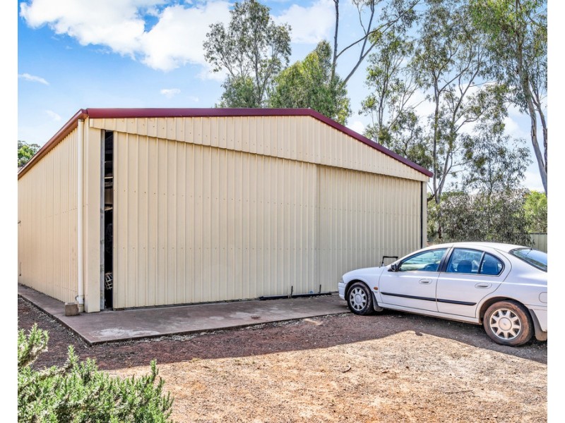 15 Young Road, Kanmantoo SA 5252