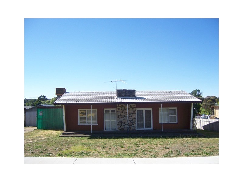 16  Hampden Road, Mount Barker SA 5251