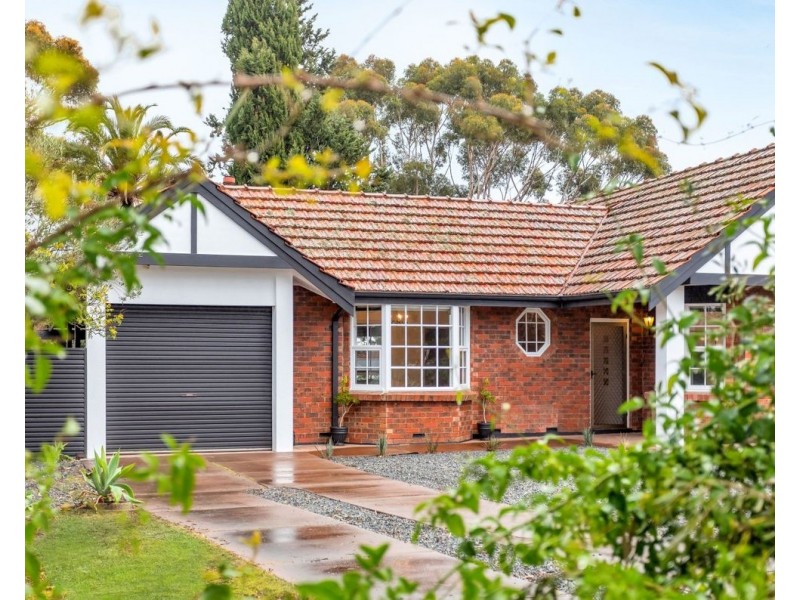 90 Black Road, Flagstaff Hill SA 5159