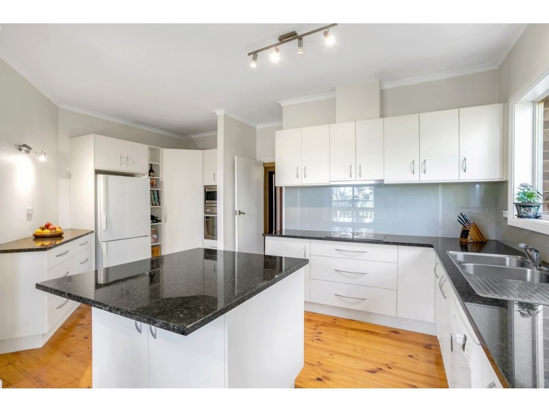 4 Priory Place, Upper Sturt SA 5156