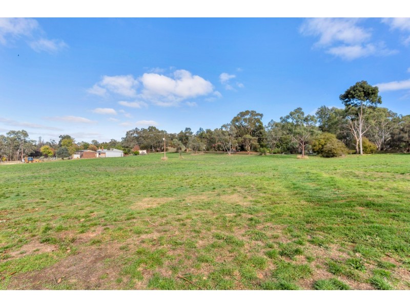 12 Howard Court, Blakiston SA 5250