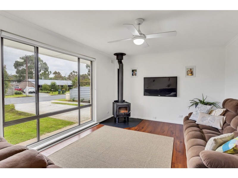 9 Deer Avenue, Mount Barker SA 5251