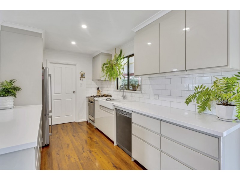 9 Deer Avenue, Mount Barker SA 5251