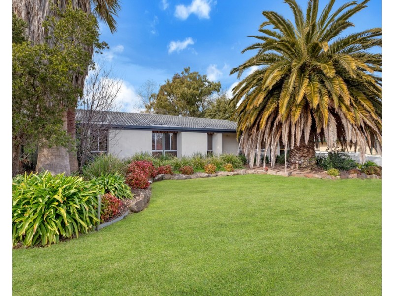 27 Victoria Road, Mount Barker SA 5251