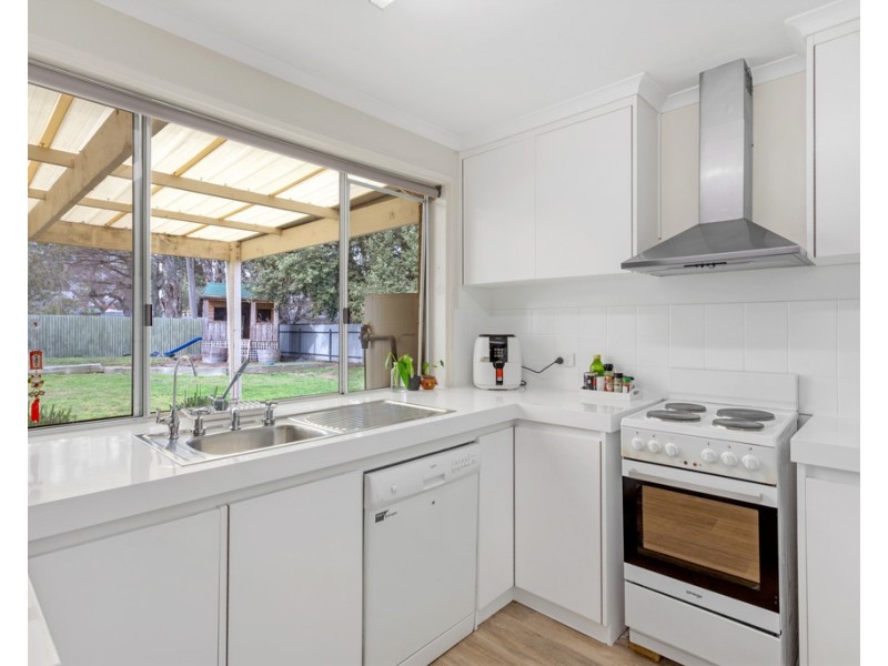 27 Victoria Road, Mount Barker SA 5251