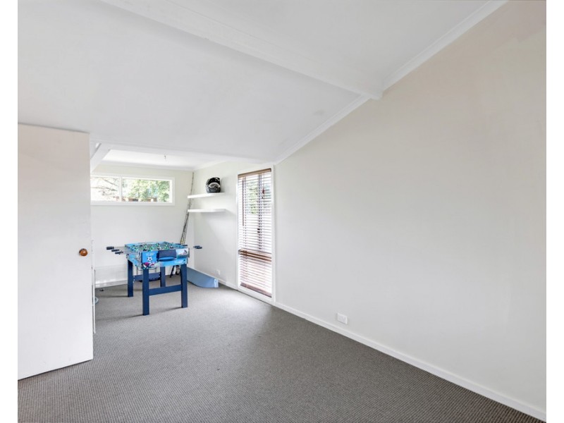 27 Victoria Road, Mount Barker SA 5251