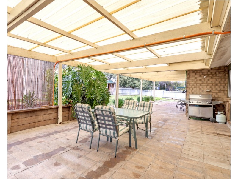 27 Victoria Road, Mount Barker SA 5251