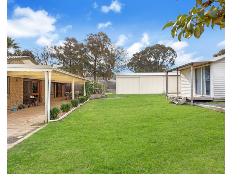 27 Victoria Road, Mount Barker SA 5251