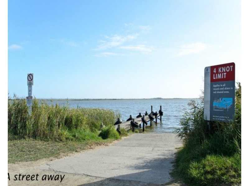 36 Sidney Parade, Hindmarsh Island SA 5214