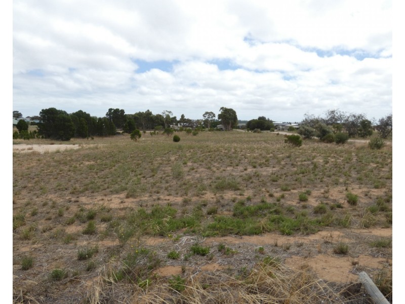 Lot 958 Pangarinda Drive, Wellington East SA 5259