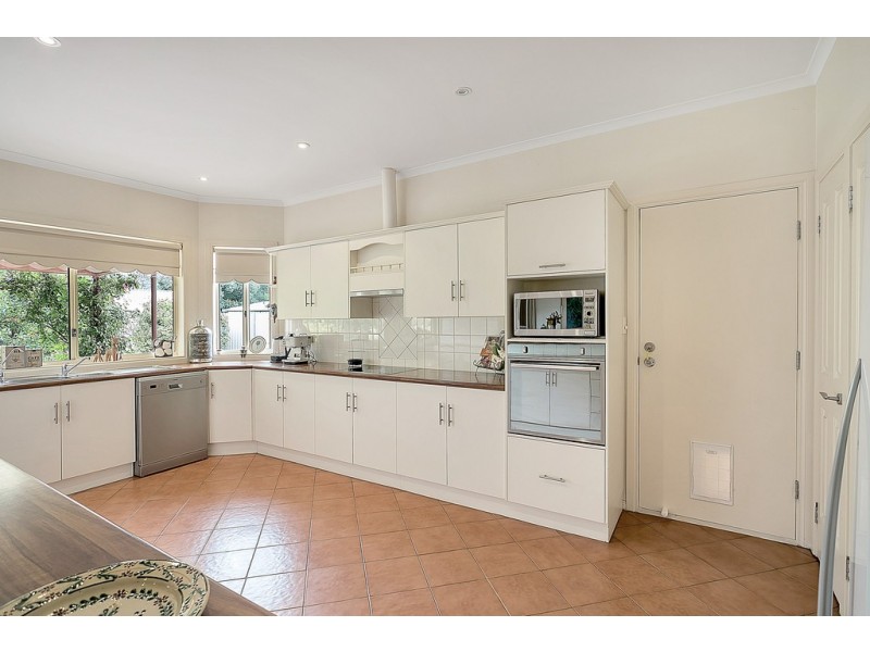 11 Stokes Court, Mount Barker SA 5251