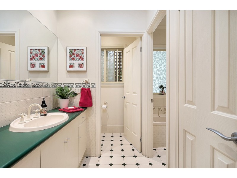 11 Stokes Court, Mount Barker SA 5251