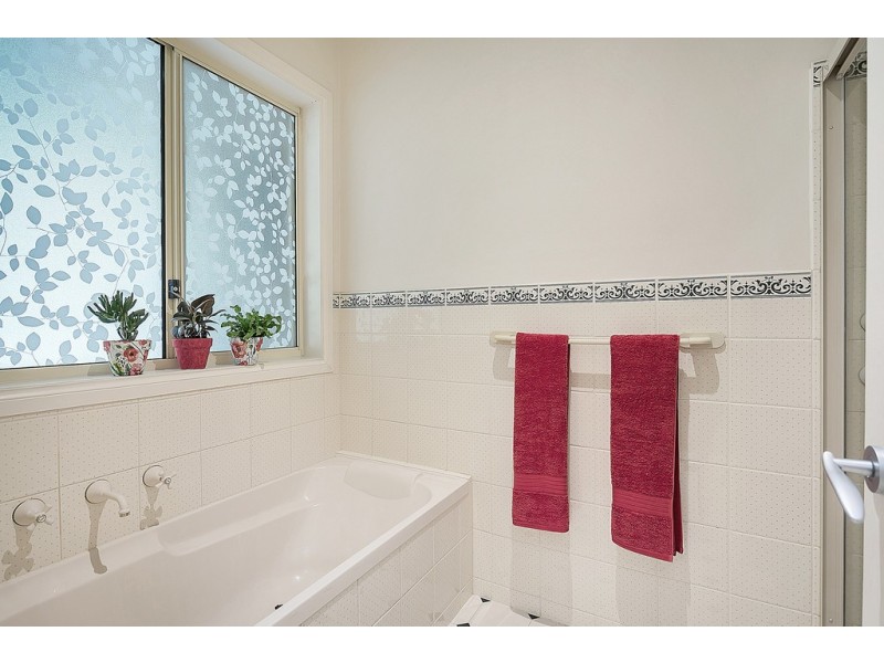 11 Stokes Court, Mount Barker SA 5251