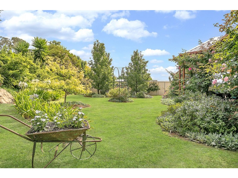 11 Stokes Court, Mount Barker SA 5251