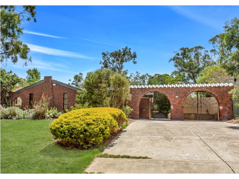 135 Black Road, Flagstaff Hill SA 5159