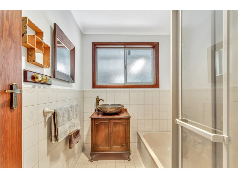 135 Black Road, Flagstaff Hill SA 5159