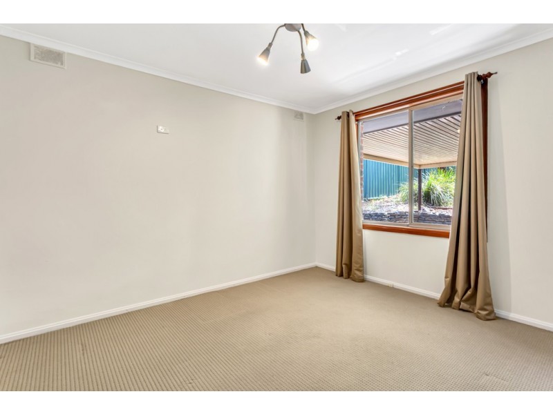 135 Black Road, Flagstaff Hill SA 5159