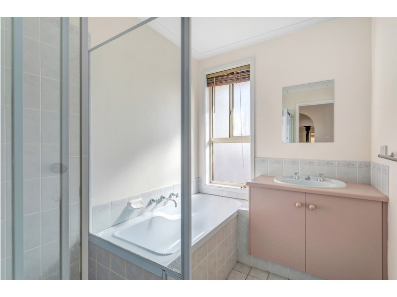 11 Gilbert Road, Mount Barker SA 5251