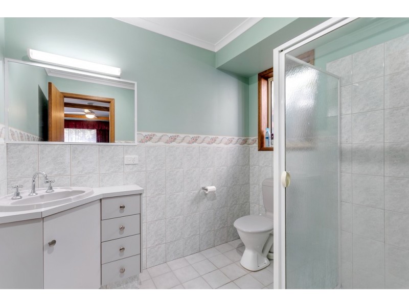 14 Uplands Street, Mount Barker SA 5251