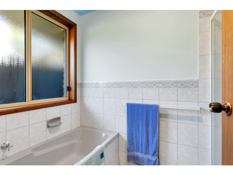 14 Uplands Street, Mount Barker SA 5251