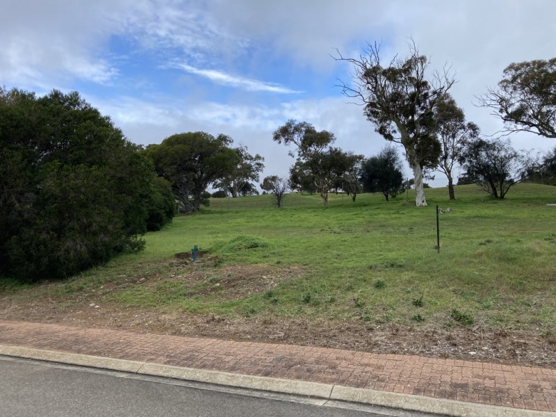 2 Seaview Avenue, Wirrina Cove SA 5204