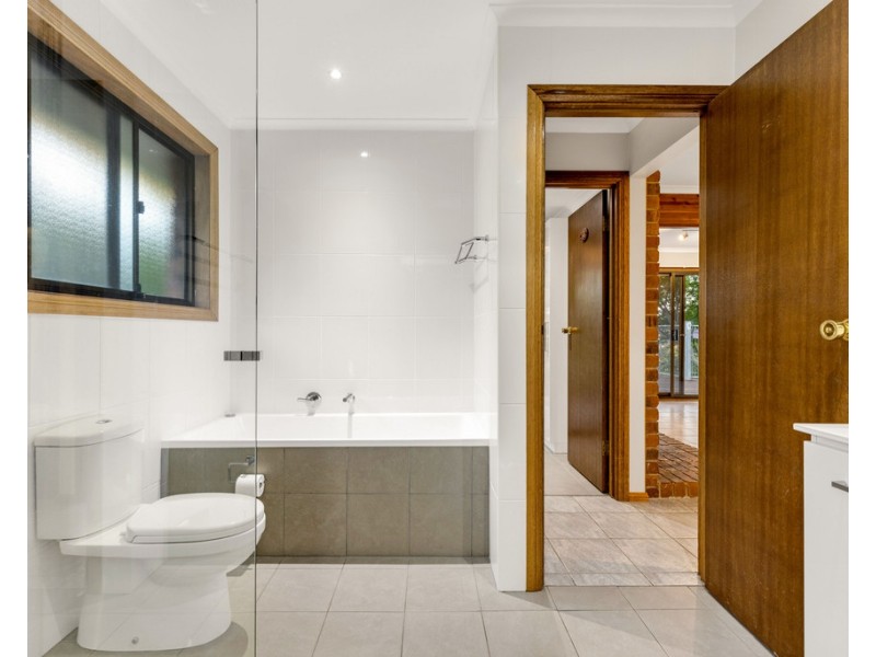 19 Wychwood Grove, Upper Sturt SA 5156