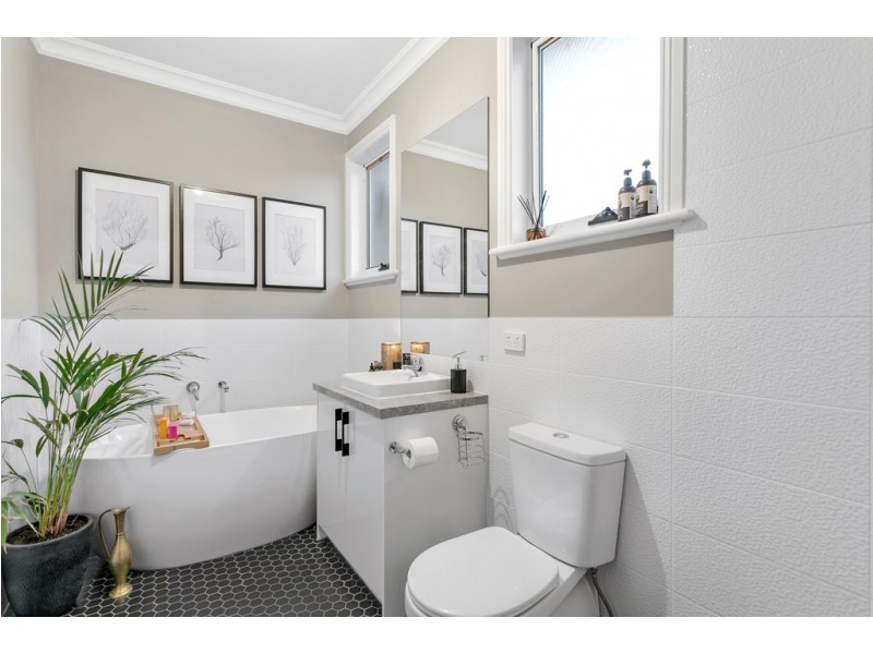 4 Dianella Street, Mount Barker SA 5251