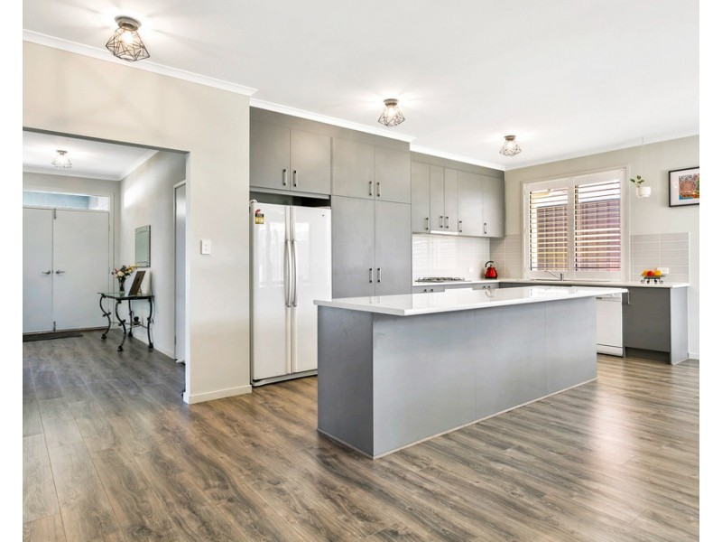 16 Tarra Circuit, Mount Barker SA 5251