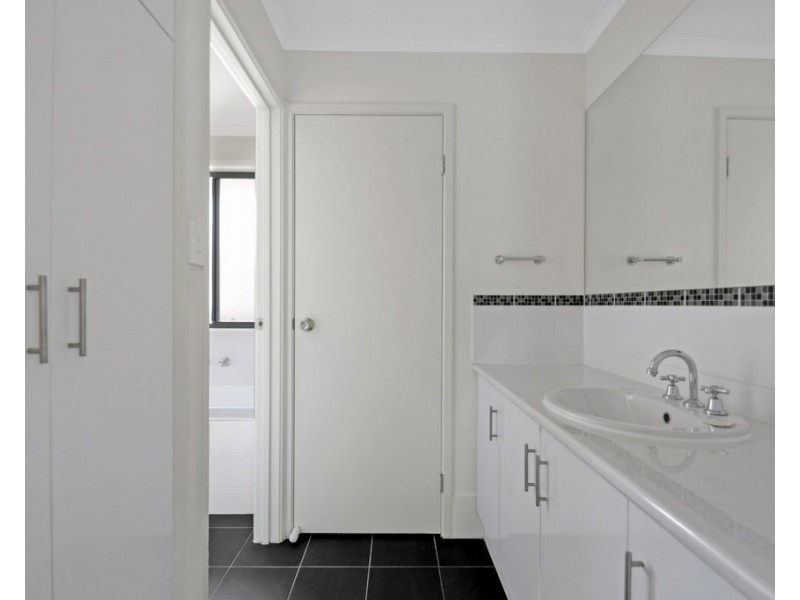 8 Maplewood Court, Flagstaff Hill SA 5159