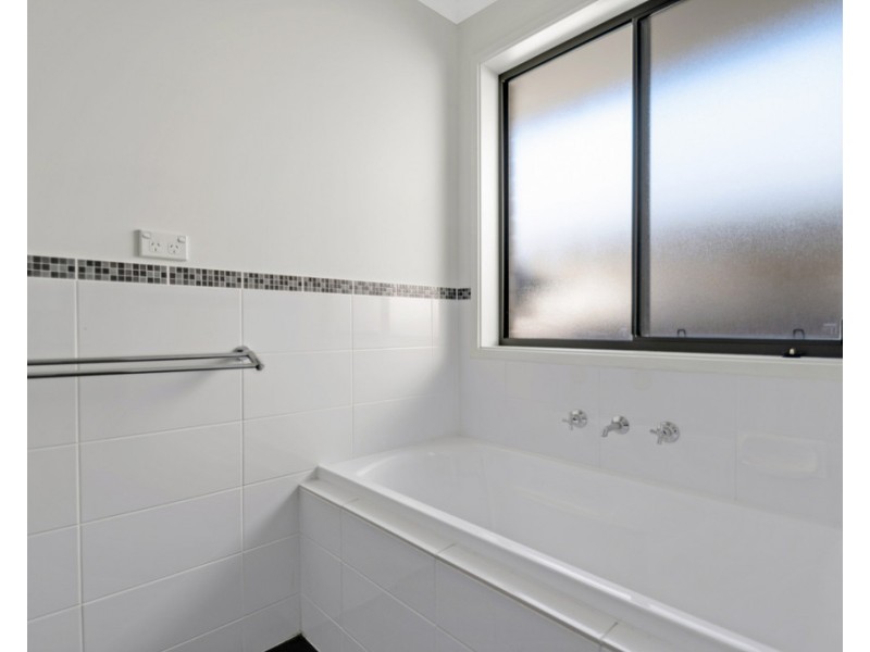 8 Maplewood Court, Flagstaff Hill SA 5159