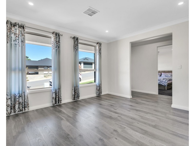 28 Aston Parade, Mount Barker SA 5251