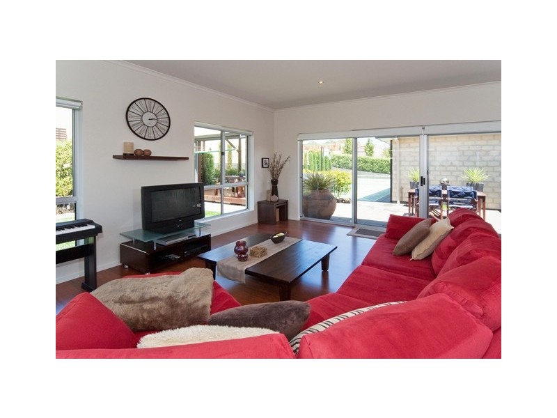 10 Fairfield Road, Mount Barker SA 5251