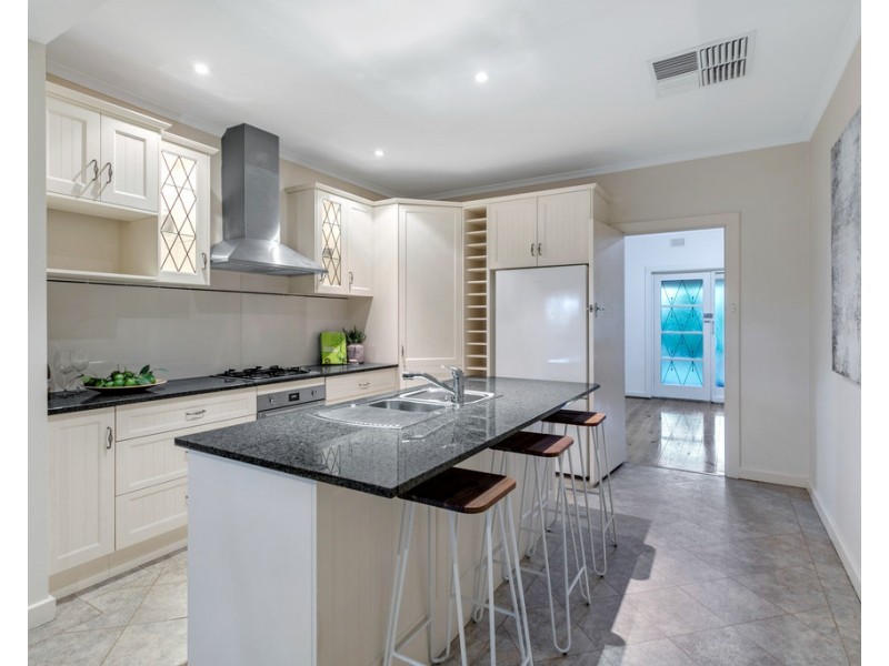 15 Anson Avenue, Clapham SA 5062