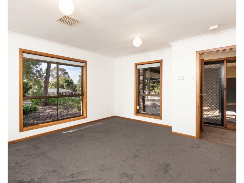 9 Caledonia Avenue, Woodside SA 5244