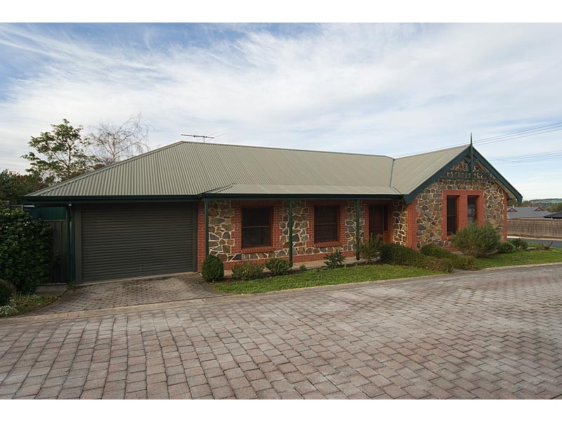 2/8 Hawthorn Road, Mount Barker SA 5251