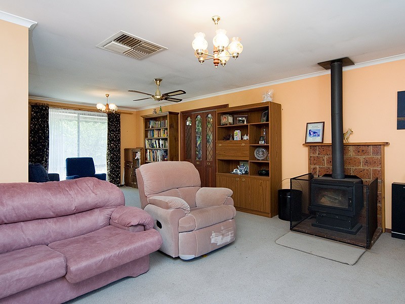 14 Manor Crescent, Mount Barker SA 5251