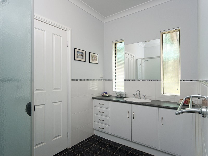 12 London Court, Mount Barker SA 5251