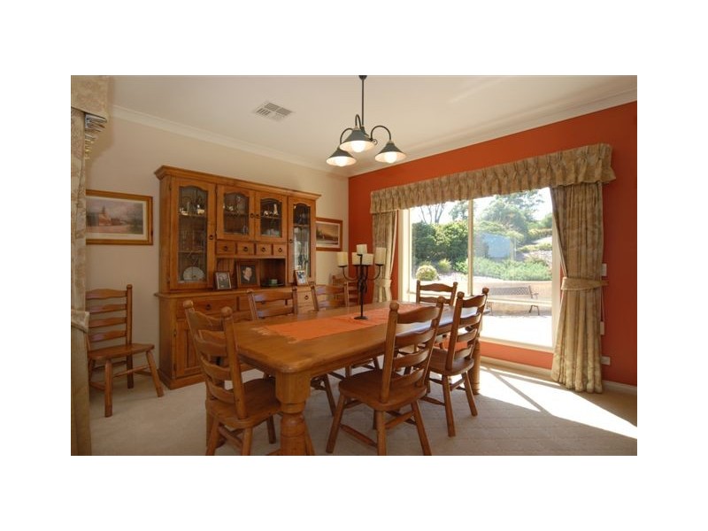 16 Tremayne Drive, Mount Barker SA 5251