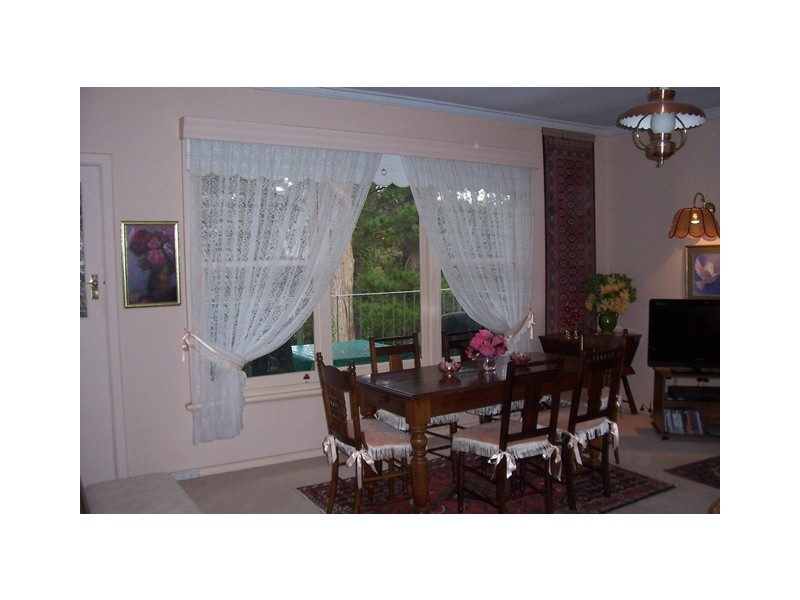 9 White Avenue, Crafers SA 5152