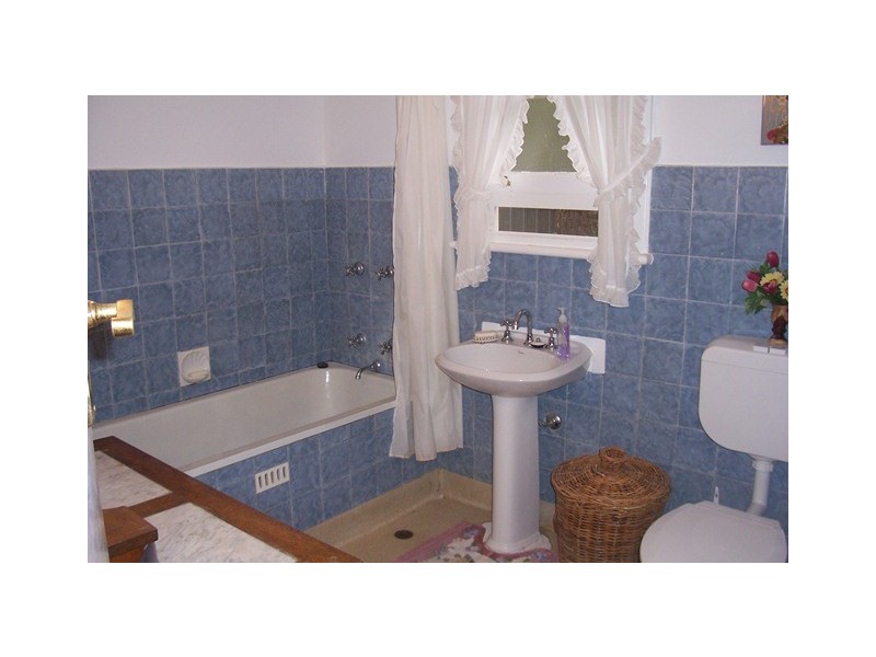 9 White Avenue, Crafers SA 5152