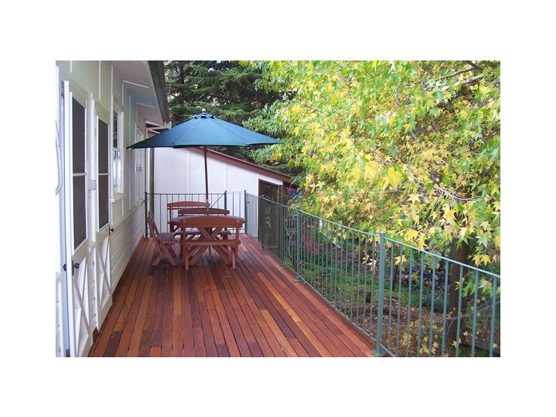 9 White Avenue, Crafers SA 5152