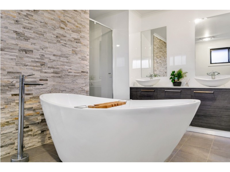 141 Burnbank Way, Mount Barker SA 5251