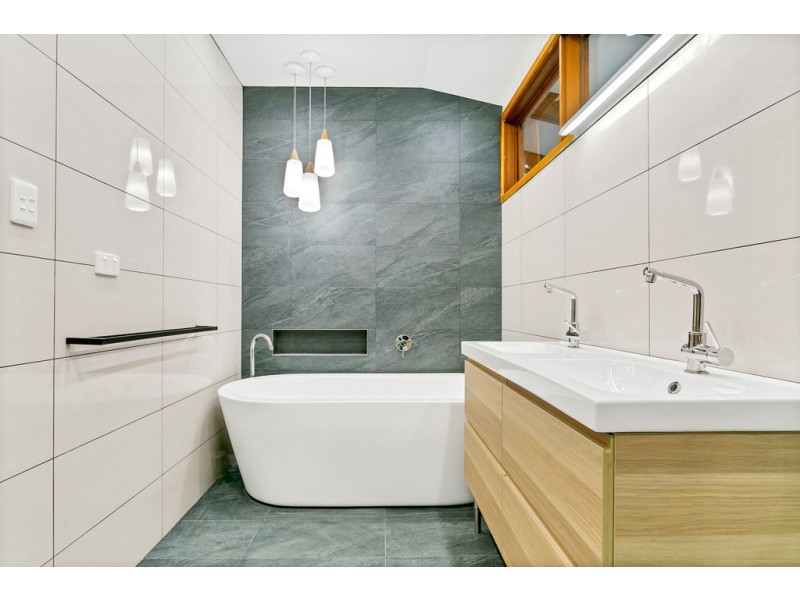 51 Avoca Avenue, Bridgewater SA 5155