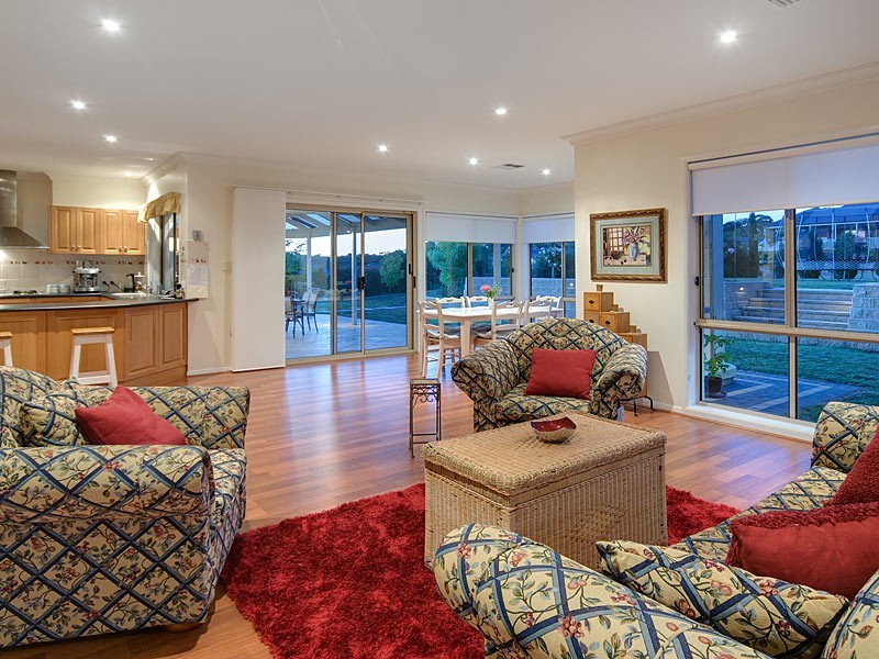 11 Pontiac Road, Mount Barker SA 5251