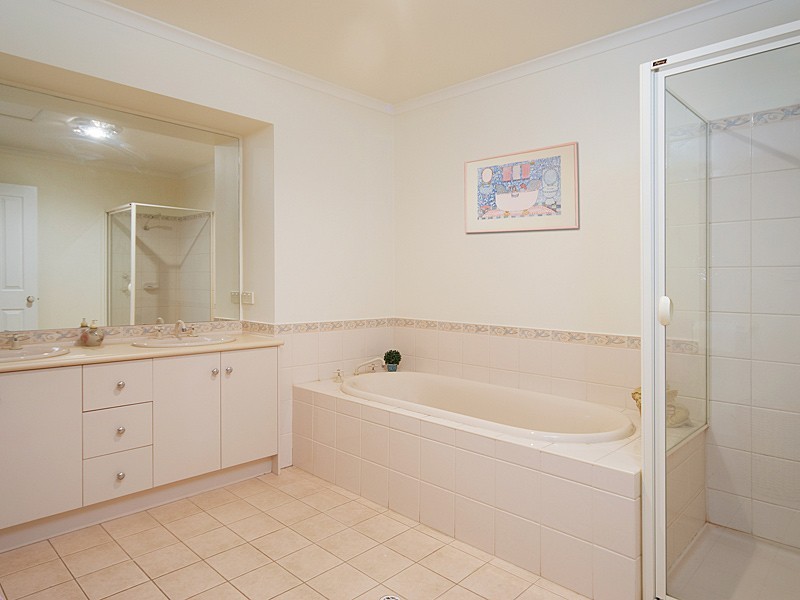 11 Pontiac Road, Mount Barker SA 5251