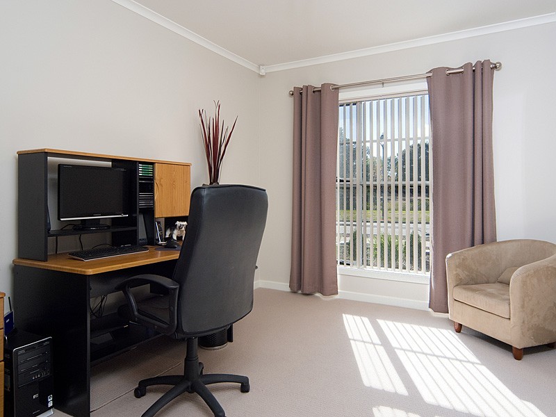 18 Barton Circuit, Mount Barker SA 5251