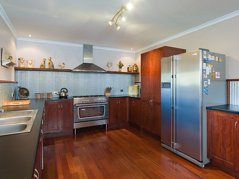 4  Nicol Road, Bull Creek SA 5157