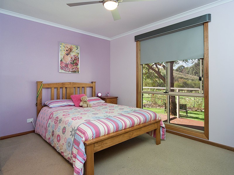 4  Nicol Road, Bull Creek SA 5157