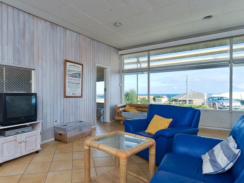 8 Battunga Avenue, Port Elliot SA 5212